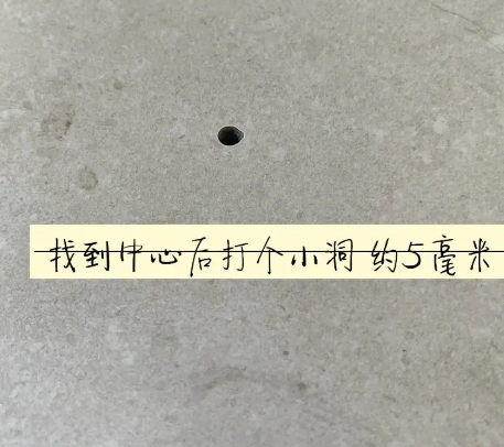 卧龙瓷砖空鼓维修公司专业解答在瓷砖铺贴过程中，如果砂料搅拌不均匀，将会带来以下问题